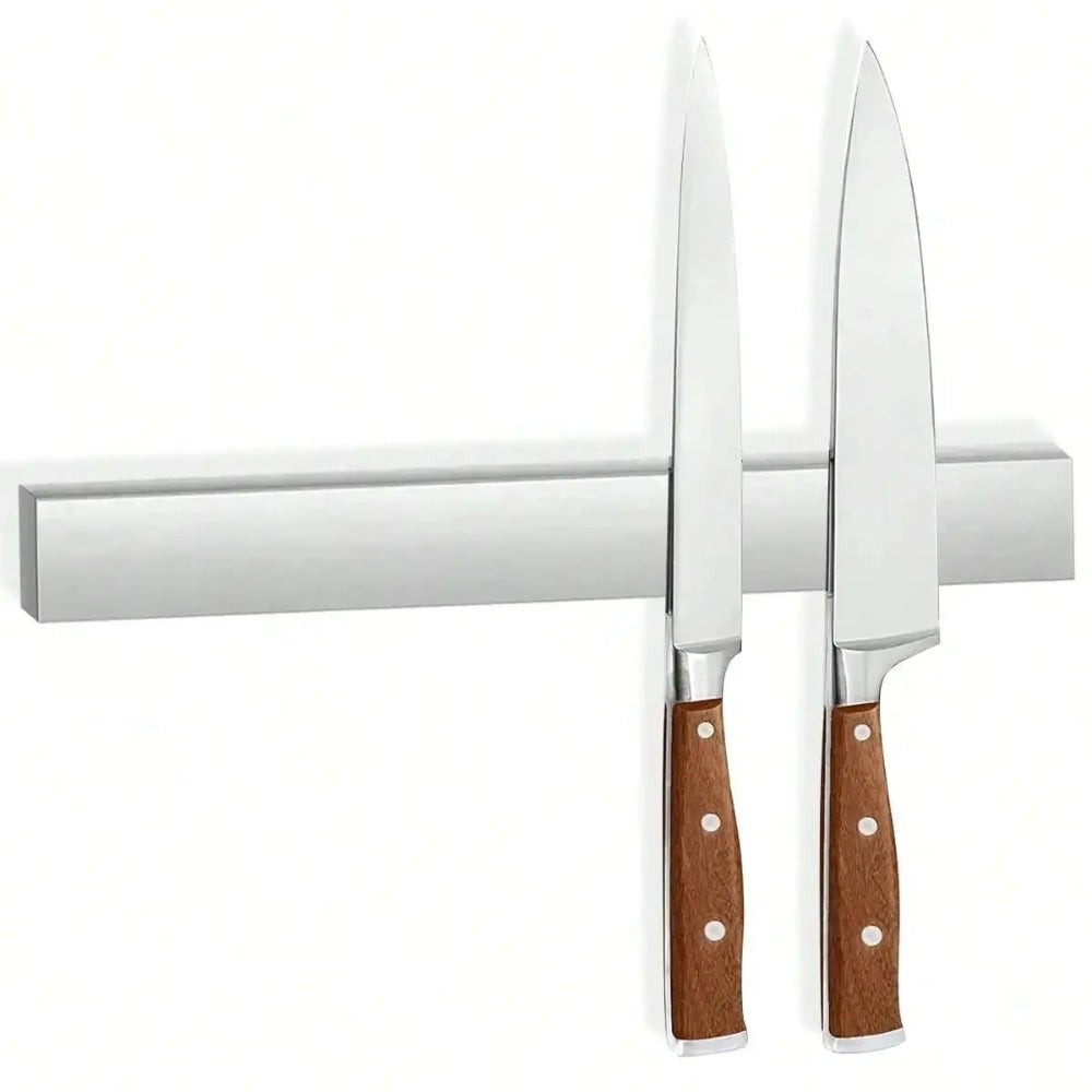 Magnetico minimalista para cocina moderna con cuchillos de acero inoxidable y mangos de madera.
